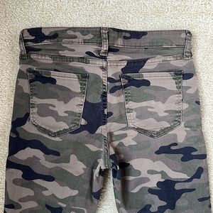 Gap Size 26 Camo Jegging